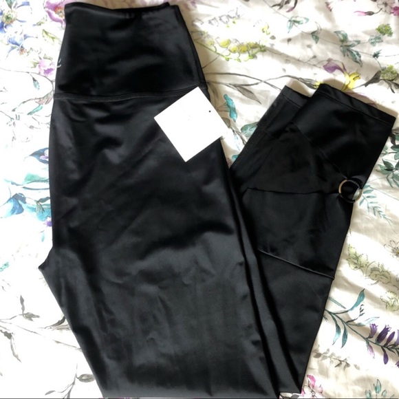 Beyond Yoga High-Waisted mesh ankle O ring legging - Picture 2 of 16